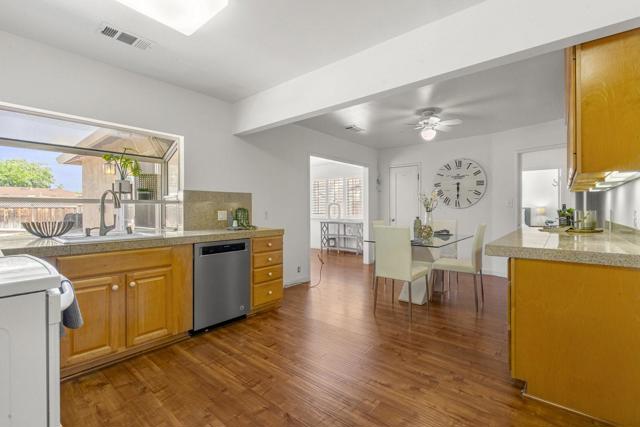1394 Pauline Drive, Sunnyvale CA: https://media.crmls.org/mediaz/630cbefd-059d-453b-9872-074b85cbb59c.jpg