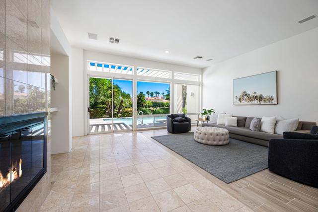 75070 Muirfield Court, Indian Wells CA: https://media.crmls.org/mediaz/630d86e6-5e83-4672-b419-4a8033da6db8.jpg