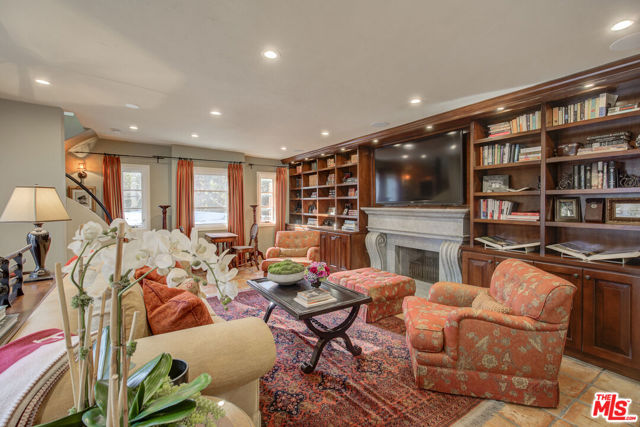 2880 NICHOLS CANYON Road, Los Angeles CA: https://media.crmls.org/mediaz/630ebc76-8721-4916-ace7-a5e319cd829c.jpg