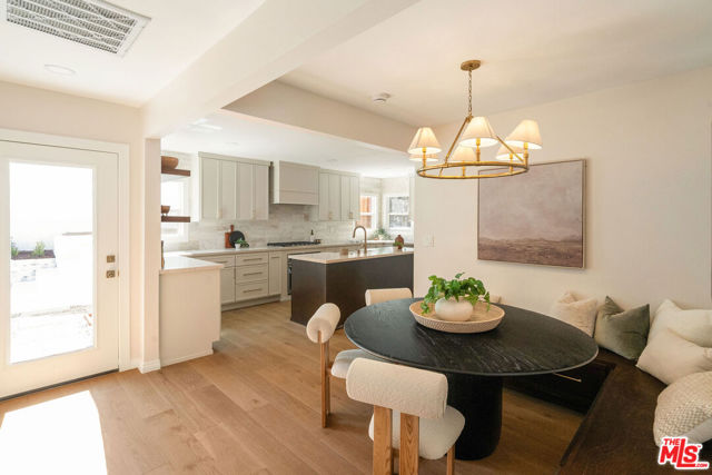 5103 Parkglen Avenue, Los Angeles CA: https://media.crmls.org/mediaz/630f215c-0b20-4bdc-b53a-ff19bacc3924.jpg