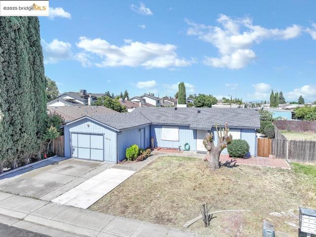 16059 Bizzibe St, Lathrop CA: https://media.crmls.org/mediaz/630f2e14-da37-479c-af3d-23adc0af80b3.jpg