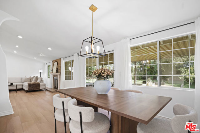 20338 Coulson Street, Woodland Hills CA: https://media.crmls.org/mediaz/630f8ada-3df0-4644-9331-eed3c45af5b5.jpg