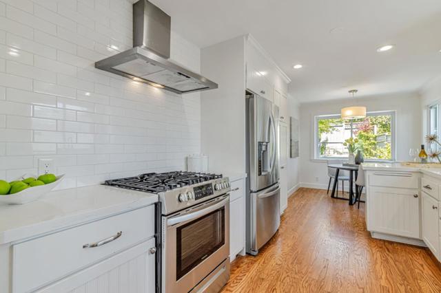 6827 Ridgewood Drive, Oakland CA: https://media.crmls.org/mediaz/630fb59e-2e8c-40d2-9beb-35ebeae15add.jpg