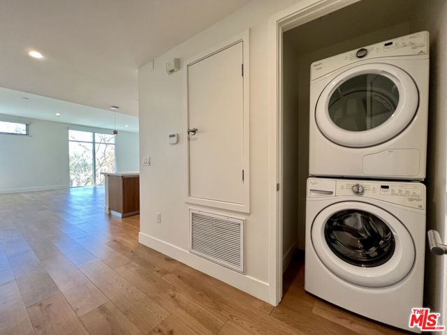 8017 W NORTON Avenue, West Hollywood CA: https://media.crmls.org/mediaz/631033c8-eb53-43f8-880e-9124a28af2ff.jpg