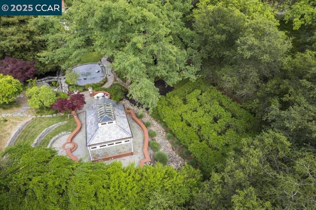32 Kensington Ct, Alamo CA: https://media.crmls.org/mediaz/6311292f-cc68-486b-849e-3e2b7c136658.jpg