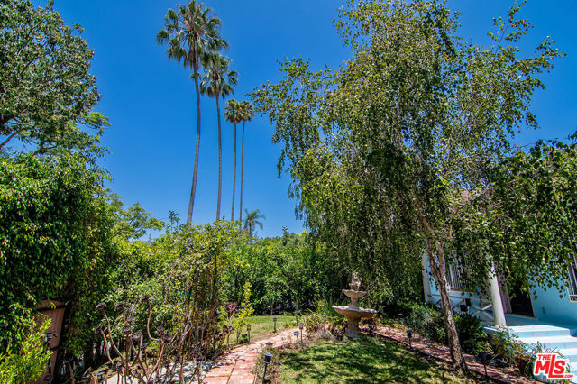 720 N Ogden Drive, Los Angeles CA: https://media.crmls.org/mediaz/63115bac-6fd0-45fc-bc44-99a473a60c38.jpg