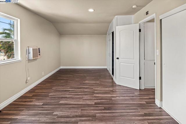28399 CUBBERLEY CT, Hayward CA: https://media.crmls.org/mediaz/63115f68-50e4-4b55-a89c-84794fa6f836.jpg