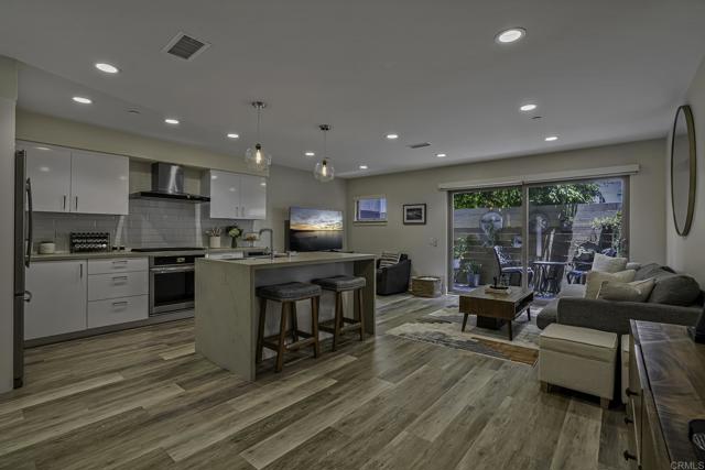 Detail Gallery Image 1 of 1 For 3030 Jarvis St #14,  San Diego,  CA 92106 - 3 Beds | 3 Baths
