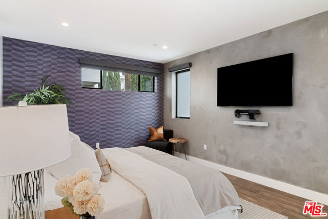 6871 Fountain Avenue, Los Angeles CA: https://media.crmls.org/mediaz/631224cc-1123-4c89-b3da-c02e9c6a8a4e.jpg