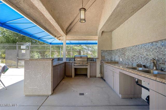202 Estrellita Lane, Oak Park CA: https://media.crmls.org/mediaz/6312dc49-7803-4dca-9db8-985b16cd8cb4.jpg