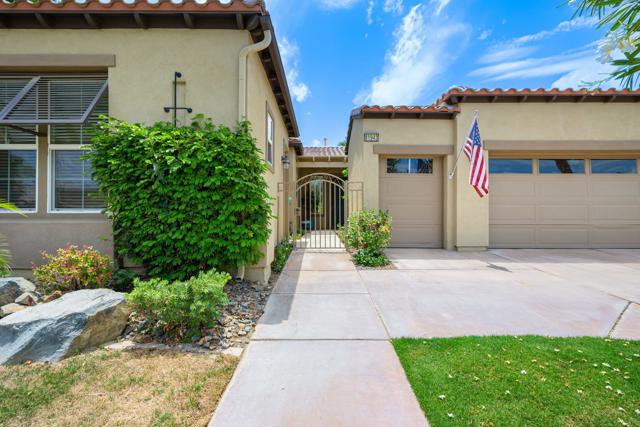 81943 Prism Drive, La Quinta CA: https://media.crmls.org/mediaz/6312eca4-bf65-4b34-98ab-f43ef113c2b6.jpg