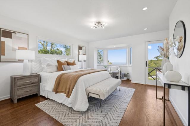 2684 Summit Drive, Burlingame CA: https://media.crmls.org/mediaz/6312ee86-62f7-4cb4-bbb1-e883155a4fc4.jpg