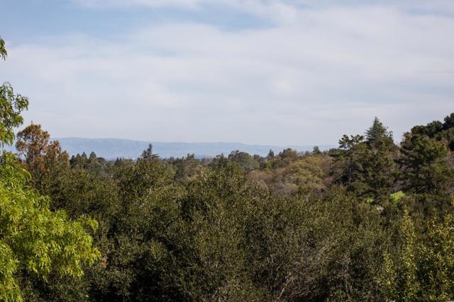 11569 Arroyo Oaks Drive, Los Altos Hills CA: https://media.crmls.org/mediaz/63131834-4b44-4443-81bc-eac037ecc92b.jpg