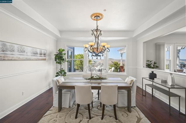 3388 Ashbourne Cir, San Ramon CA: https://media.crmls.org/mediaz/631369f9-6351-4e31-80db-260496cb6b0f.jpg
