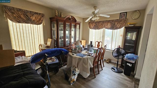 80 Mims Ave, Bay Point CA: https://media.crmls.org/mediaz/6313c194-e7a6-46b6-9e94-1cc6424108c5.jpg