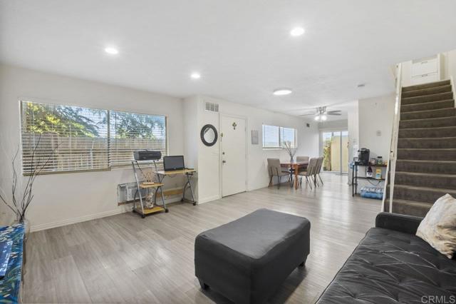 1450 Melrose Avenue, Chula Vista CA: https://media.crmls.org/mediaz/6314d1a9-930a-44c2-a580-c2b5110e52f5.jpg