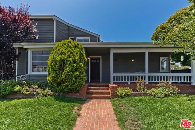 3201 Maplewood Avenue, Los Angeles CA: https://media.crmls.org/mediaz/6314fc02-f9e2-4291-98eb-aed6671a7a1d.jpg