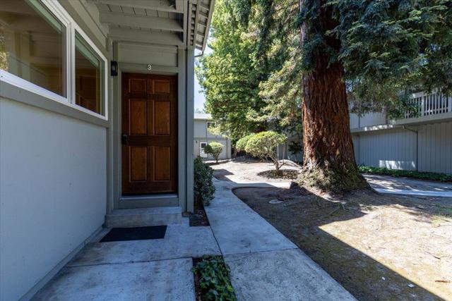 83 Devonshire Avenue, Mountain View CA: https://media.crmls.org/mediaz/6316c501-e531-4160-91db-fc65ce4c43dd.jpg