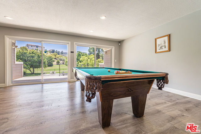20055 Avenue Of The Oaks, Newhall CA: https://media.crmls.org/mediaz/6316d2fc-ef8c-45ff-a3c1-3daeb55e2fbd.jpg