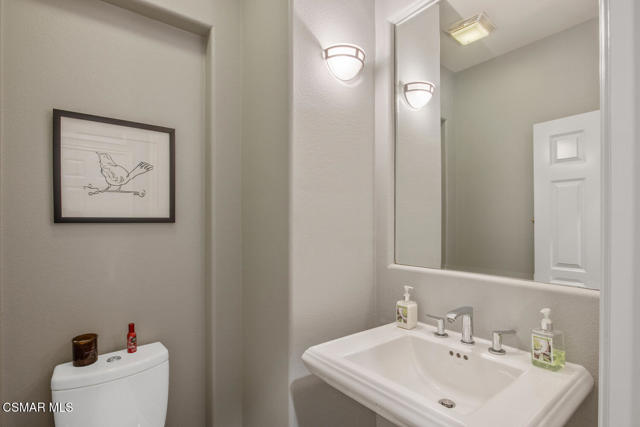 5419 Via Olas, Newbury Park CA: https://media.crmls.org/mediaz/6317163b-b039-426d-a128-0b66adedc021.jpg