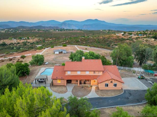 15091 Chemise Creek Rd, Ramona CA: https://media.crmls.org/mediaz/6317322c-f8d9-4741-96b1-706839418804.jpg