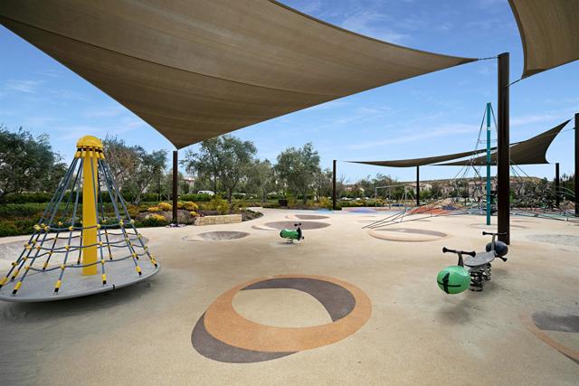 107 Starbright, Irvine CA: https://media.crmls.org/mediaz/6317cd71-58ea-4858-8676-4246bdd0d86c.jpg