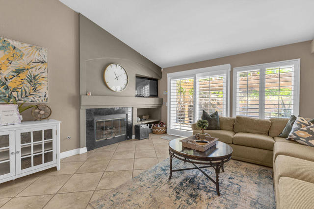 44310 Villeta Drive, La Quinta CA: https://media.crmls.org/mediaz/6317edd9-22b7-4350-96ed-582b4be5e57a.jpg