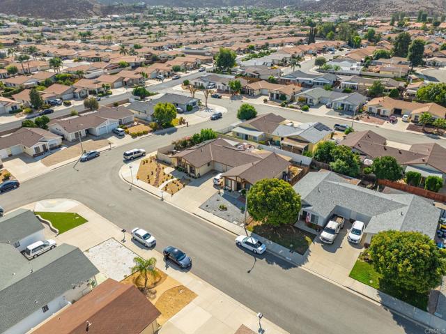 27367 El Cajon Lane, Menifee CA: https://media.crmls.org/mediaz/63184879-b150-4c5e-a009-d6393ff12e0d.jpg