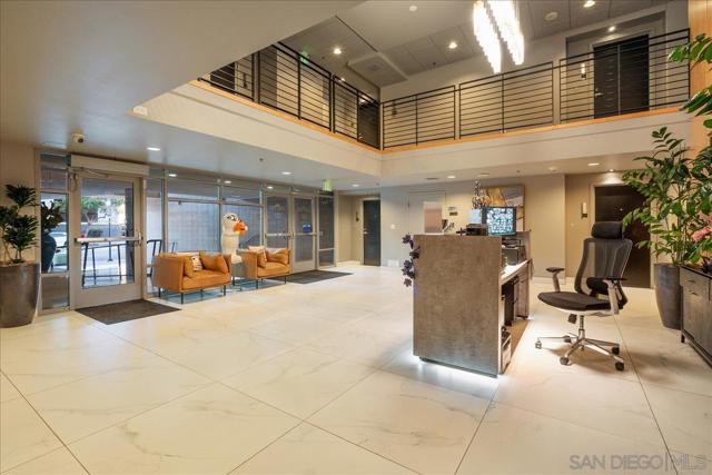 425 W Beech St, San Diego CA: https://media.crmls.org/mediaz/6318ffa7-a052-4e26-aa5c-bd464f7895ef.jpg