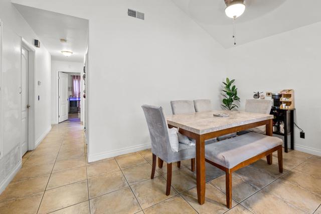Detail Gallery Image 6 of 21 For 3470 Peach Tree Way, Oceanside,  CA 92058 - 3 Beds | 2 Baths