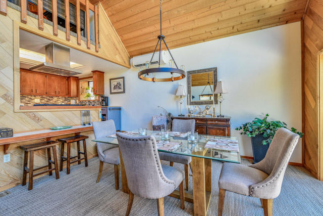24873 Ponderosa Drive, Idyllwild CA: https://media.crmls.org/mediaz/6319223b-3350-464e-962f-246dac64a450.jpg