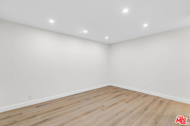1333 Barry Avenue, Los Angeles CA: https://media.crmls.org/mediaz/63192bc3-4db5-4d59-99f0-583ddfa75207.jpg