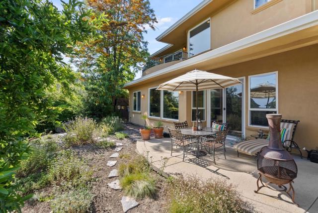 454 Upper Road, San Rafael CA: https://media.crmls.org/mediaz/631971e7-e577-4a15-8c80-c86735fcca1a.jpg