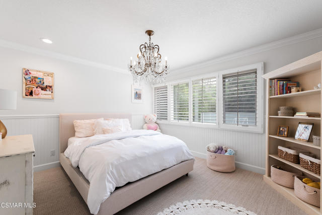 1211 Ridgecrest Place, Westlake Village CA: https://media.crmls.org/mediaz/63199a75-1aa8-434d-9f20-f29c4371be4a.jpg