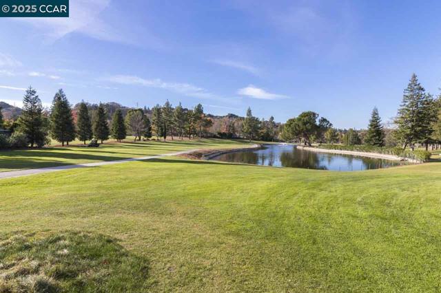 1349 Running Springs Rd, Walnut Creek CA: https://media.crmls.org/mediaz/631a0535-054c-4d91-890b-7d106f22d79c.jpg