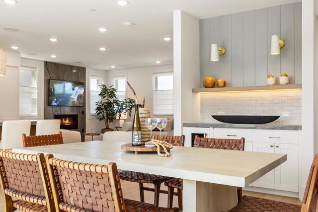 Detail Gallery Image 11 of 60 For 270 Normandy Ln, Carlsbad,  CA 92008 - 4 Beds | 4/1 Baths