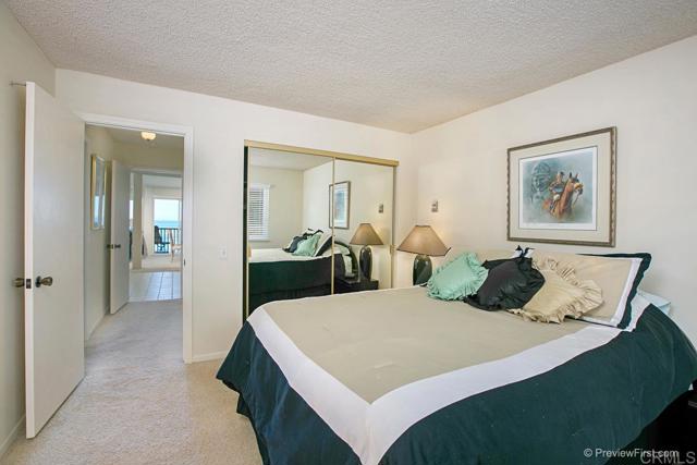 Image 21 of 37 For 727 Beachfront Drive  B