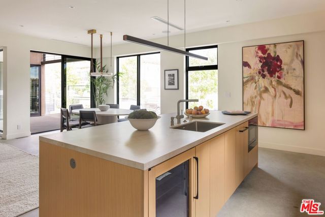927 1/2 Hilldale Avenue, West Hollywood CA: https://media.crmls.org/mediaz/631c26df-1df8-4c07-a36e-730ae8e69cba.jpg