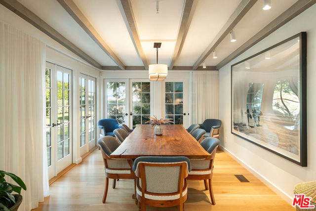 Image 14 of 72 For 705 Palisades Beach Road