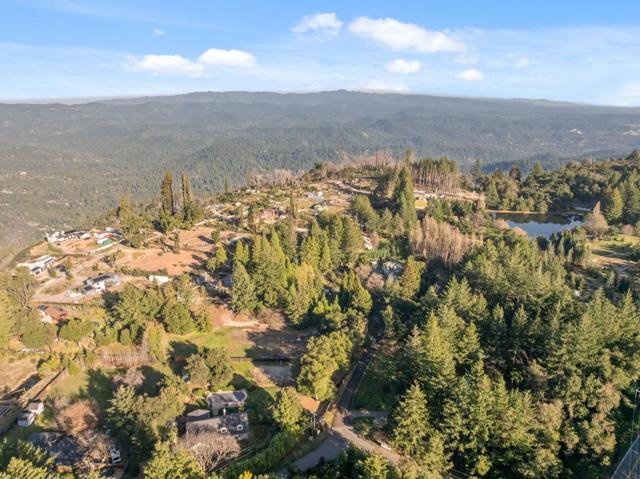 15 Braemoor Drive, Santa Cruz CA: https://media.crmls.org/mediaz/631ceb3a-eff9-4956-af71-1dc981c16a6f.jpg