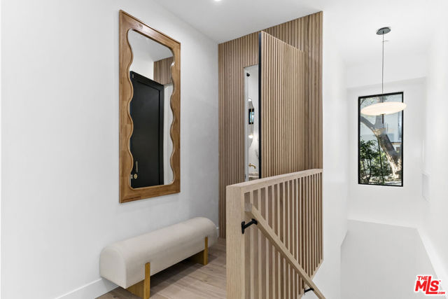 812 W Avenue 37, Los Angeles CA: https://media.crmls.org/mediaz/631d874f-c637-486b-8a4f-ec516c3b5a44.jpg