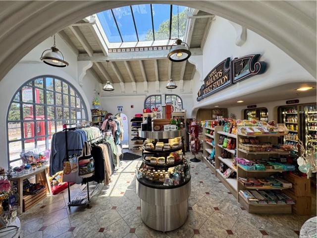 29251 Highway 1, Carmel CA: https://media.crmls.org/mediaz/631ddee2-c4f9-40ce-a703-006472d0f59e.jpg