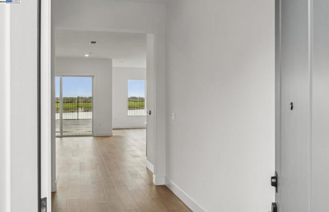 17685 Brightwood Avenue, Lathrop CA: https://media.crmls.org/mediaz/631e3850-0bd4-4b68-99de-246cea40b60d.jpg