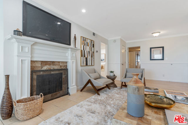 4350 Via Dolce, Marina del Rey CA: https://media.crmls.org/mediaz/631fa09b-0ab4-484b-b6a7-2d4e3fa71b8f.jpg