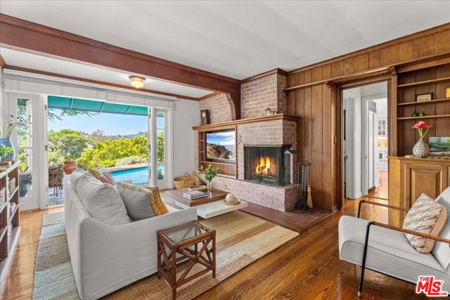 3314 Wonder View Drive, Los Angeles CA: https://media.crmls.org/mediaz/631fb477-091c-48df-b19a-2ee04d266d16.jpg