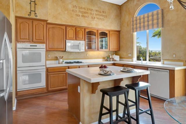 Detail Gallery Image 3 of 47 For 987 Palencia Ct, Chula Vista,  CA 91910 - 4 Beds | 3 Baths