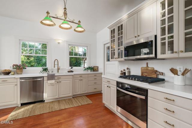 Detail Gallery Image 13 of 75 For 10047 Blackburn Rd, Ventura,  CA 93004 - 4 Beds | 4 Baths