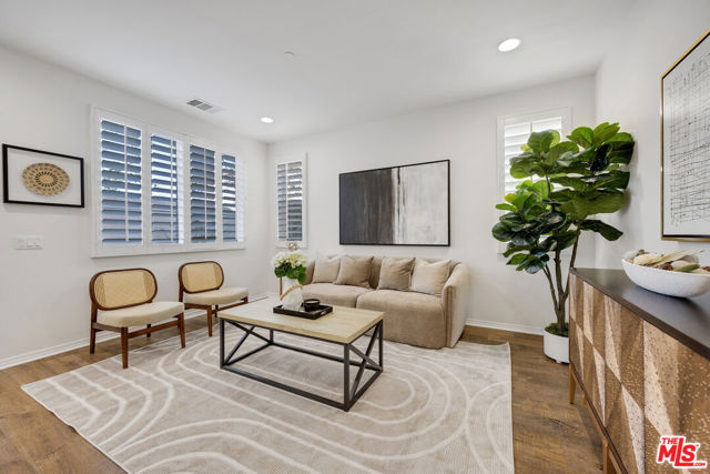 19 Linden Lane, Temple City CA: https://media.crmls.org/mediaz/6321373e-d127-411f-98cf-a8dfc44478fd.jpg