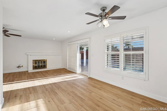 7270 Rondel CT, San Diego CA: https://media.crmls.org/mediaz/63216c36-fb5f-42cb-9e9d-380cfb47f924.jpg