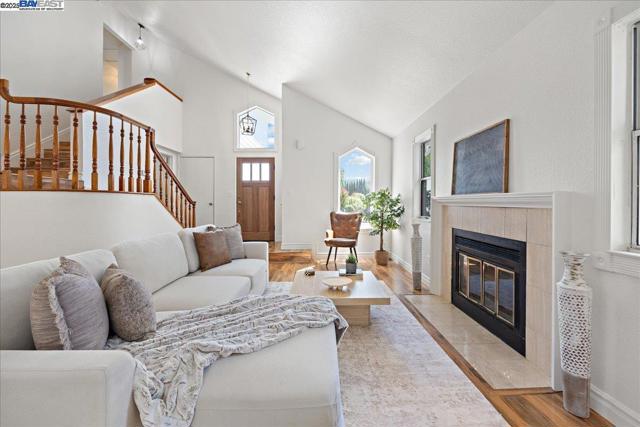 1218 Locust Dr, Vallejo CA: https://media.crmls.org/mediaz/6321913b-1c73-4d1d-a18a-d4a28f5dbfba.jpg